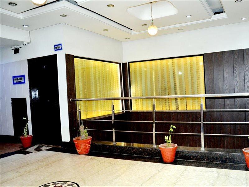 Hotel B.R. Inn Panipat Экстерьер фото