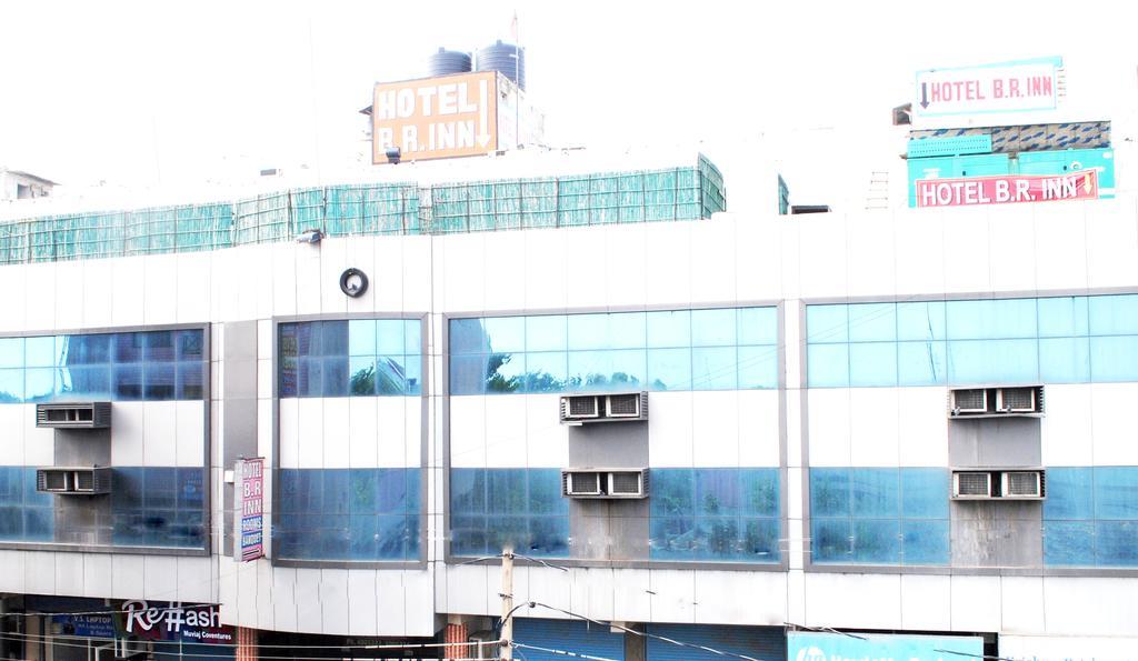 Hotel B.R. Inn Panipat Экстерьер фото