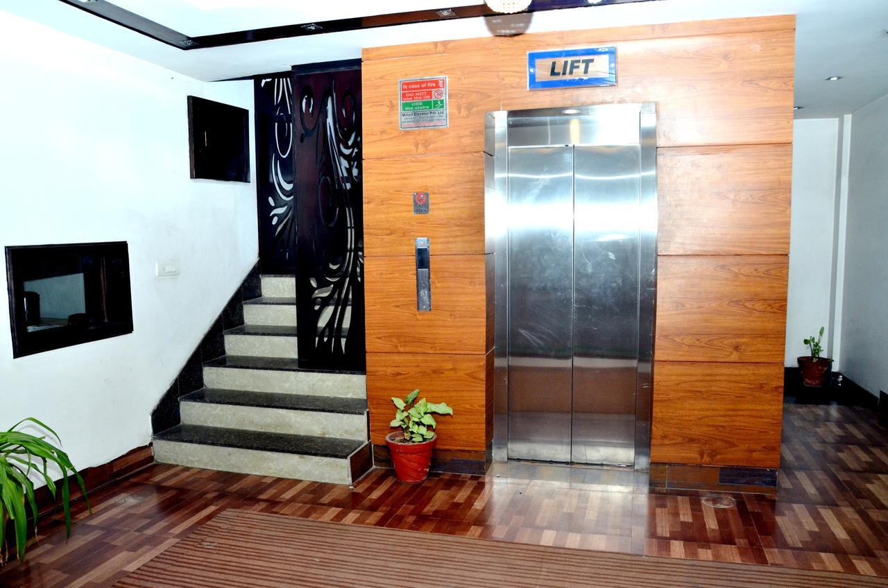 Hotel B.R. Inn Panipat Экстерьер фото