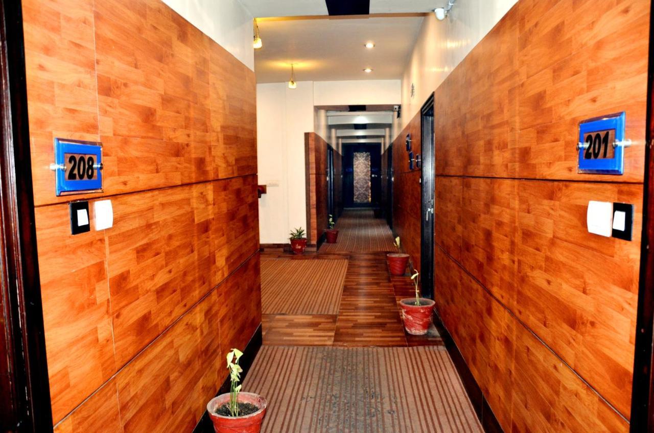 Hotel B.R. Inn Panipat Экстерьер фото