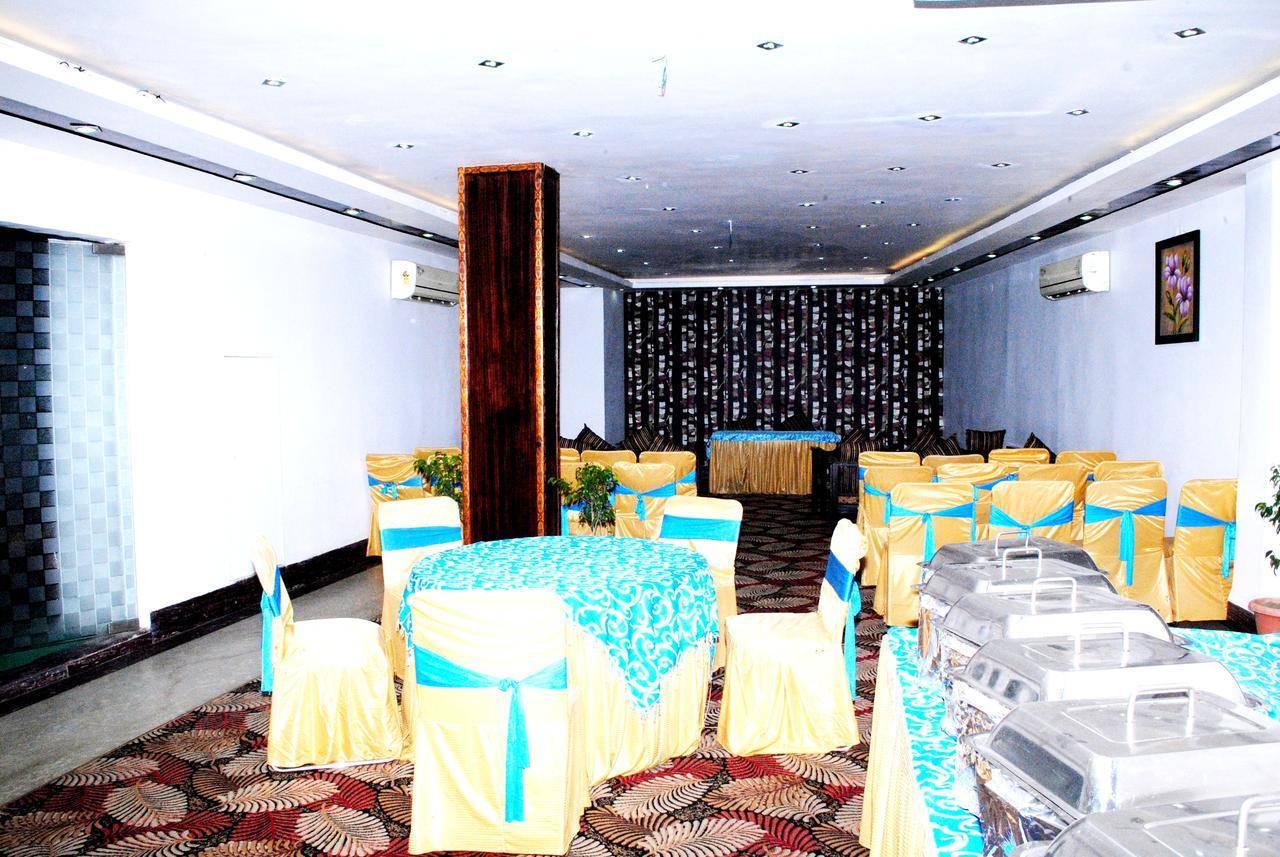 Hotel B.R. Inn Panipat Экстерьер фото