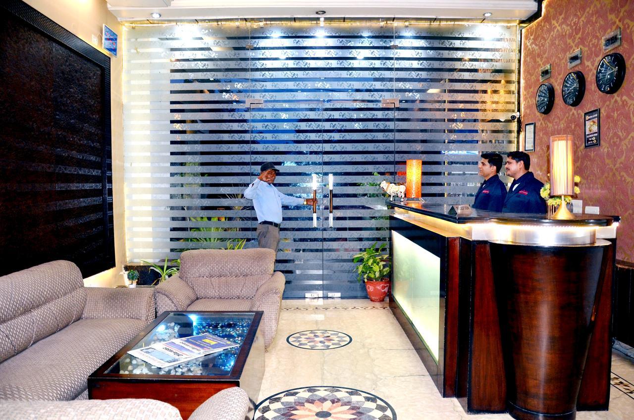 Hotel B.R. Inn Panipat Экстерьер фото
