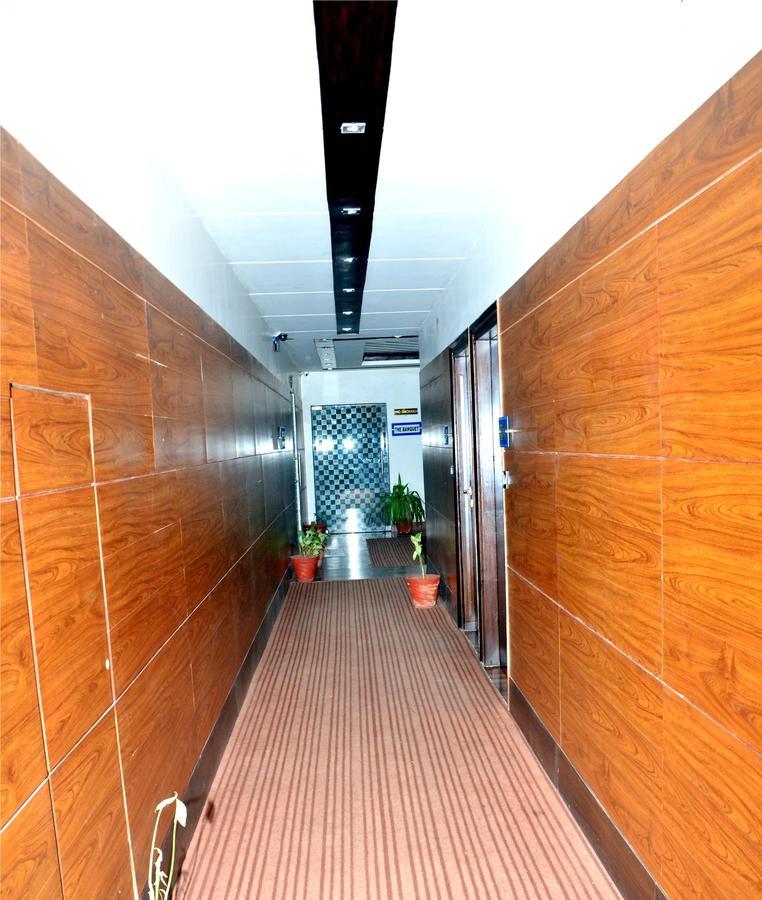 Hotel B.R. Inn Panipat Экстерьер фото